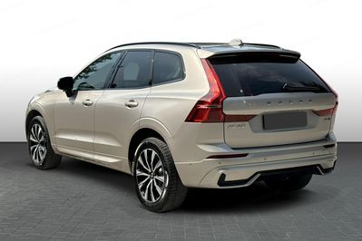 Volvo XC60 B5 B AWD Plus Dark