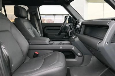 Land Rover Defender 110 D300 X-Dynamic HSE