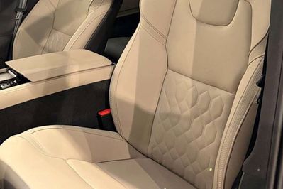 Volvo XC90 T8 AWD Plug-In Hybrid Ultra Dark 7os