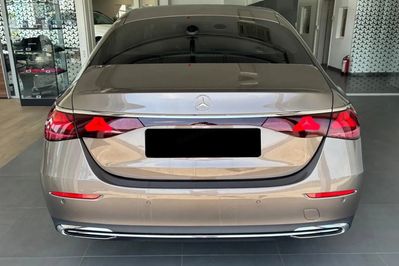 Mercedes Klasa E 300 de  4-Matic Avantgarde