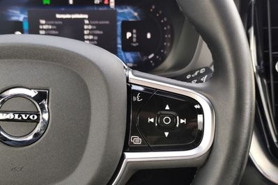 Volvo XC60 B5 B AWD Plus Dark