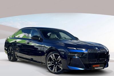 BMW Seria 7 M760e PHEV xDrive sport-aut