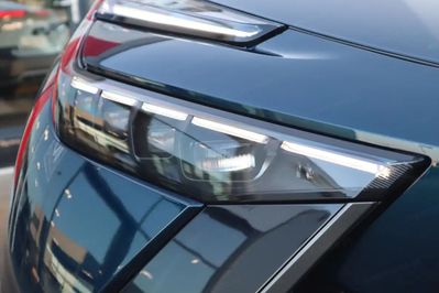 Toyota C-HR GR Sport 2.0 Hybrid Dynamic Force Plug-in