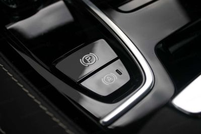 Volvo V60 T6 AWD Plug-In Hybrid Plus Dark