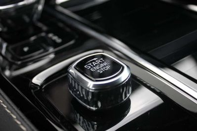 Volvo V60 T6 AWD Plug-In Hybrid Plus Dark