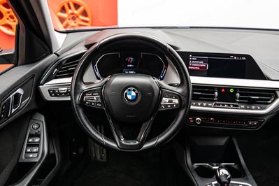 BMW Seria 1 118i Advantage aut
