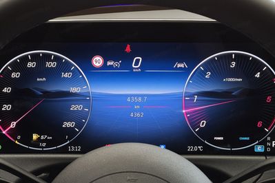Mercedes Klasa E 220 d mHEV 4-Matic AMG 9G-Tronic