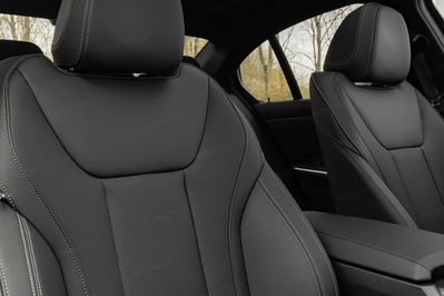 BMW Seria 3 330e M Sport