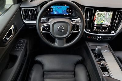 Volvo V60 B4 B Plus Dark aut