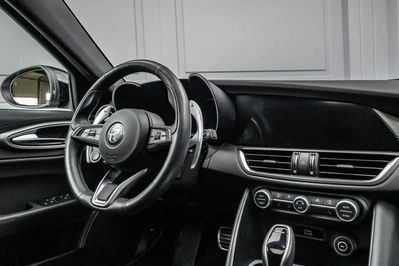 Alfa Romeo Giulia Turbo Veloce Q4 aut