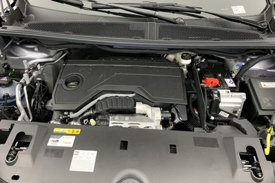 Peugeot 3008 GT 1.2 mHEV e-DCS6