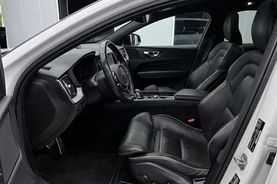 Volvo V60 B3 B R-Design