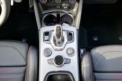 Alfa Romeo Stelvio 2.0 Turbo Tributo Italiano Q4