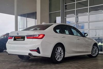 BMW Seria 3 318i Advantage