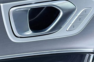 Hongqi H9 2.0T Deluxe