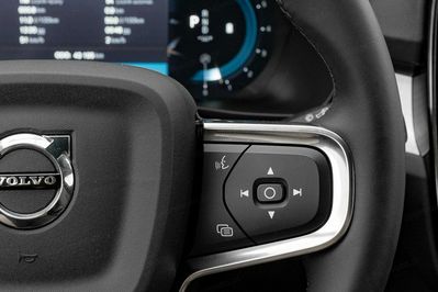 Volvo XC40 B3 Plus Dark