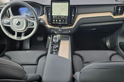 Volvo XC60 T8 Plug-In Hybrid AWD Ultra Dark aut