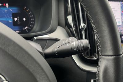 Volvo XC60 B5 B AWD Plus Dark aut