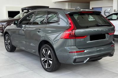 Volvo XC60 B5 AWD Plus Dark
