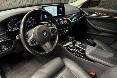 BMW Seria 5 520d xDrive Luxury Line