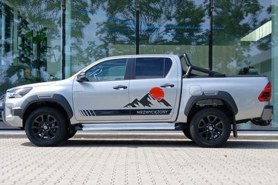 Toyota HiLux 2.8 d-4D Mhev Double Cab Invincible 4X4