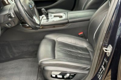 BMW Seria 7 750i xDrive