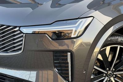 Volvo XC90 B5 AWD Ultra Bright