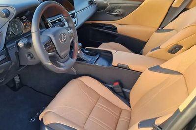 Lexus ES 300h Omotenashi