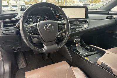 Lexus ES 300h Prestige