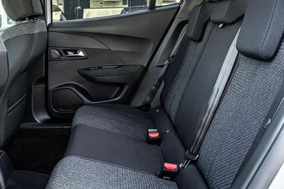 Peugeot 2008 Business e-DCS6 1.2 PureTech mHEV
