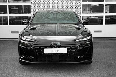 Audi A6 E-tron quattro Avant S line