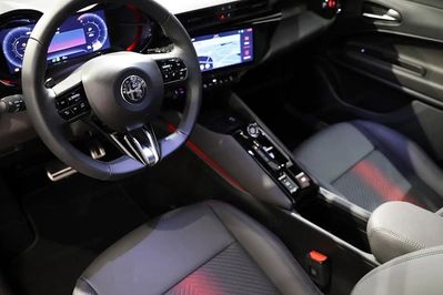 Alfa Romeo Junior 1.2 Ibrida Ti