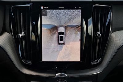 Volvo XC60 B5 B AWD Plus Dark aut