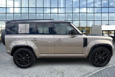 Land Rover Defender 110 4.4 P635 V8 mHEV Octa