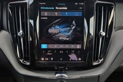 Volvo XC60 B5 B AWD Plus Dark aut