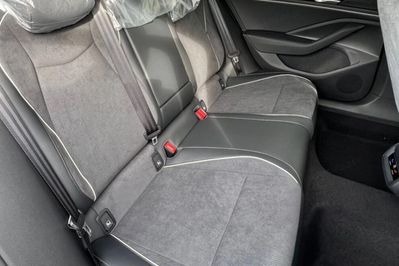 Volkswagen Passat Business Plus 1.5 TSI mHEV DSG