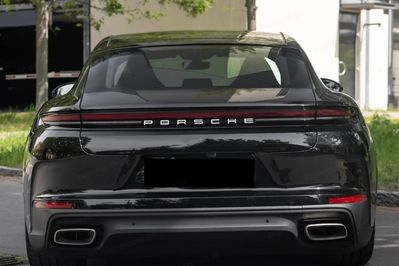 Porsche Panamera 4 E-Hybrid