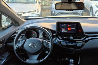 Toyota C-HR Hybrid Style
