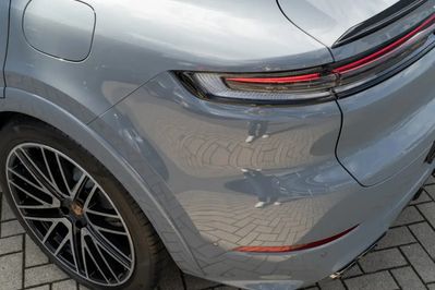 Porsche Cayenne Coupe E-Hybrid Black Edition
