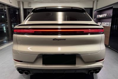 Porsche Cayenne Coupe E-Hybrid  Black Edition