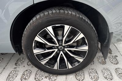 Volvo XC60 B4 B Plus Dark