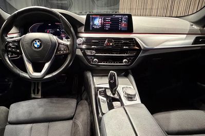 BMW Seria 5 520d xDrive M Sport