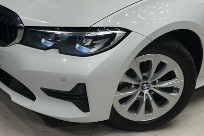 BMW Seria 3 Touring 318d Advantage