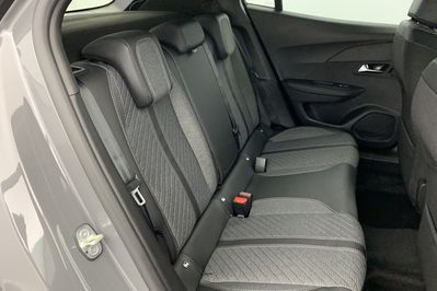 Peugeot 2008 ALLURE 1.2 mHEV e-DCS6