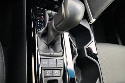 Toyota Camry 2.5 Hybrid Dynamic Force Comfort e-CVT