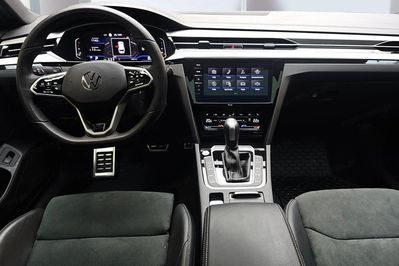 Volkswagen Arteon 2.0 TSI R-Line DSG