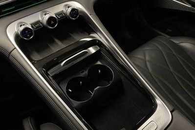 Omoda 9 1.5 Super Hybrid Exclusive Awd