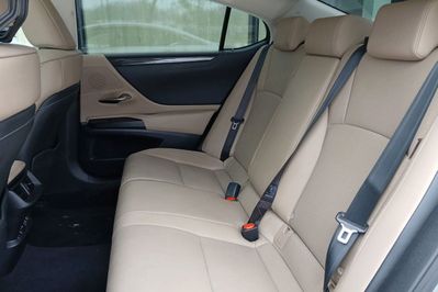 Lexus ES 300h Business Edition