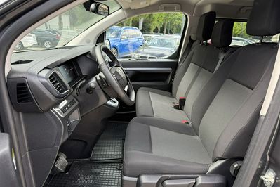Peugeot Traveller Long Aut
