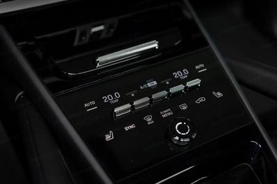 Porsche Cayenne Coupe E-Hybrid Black Edition